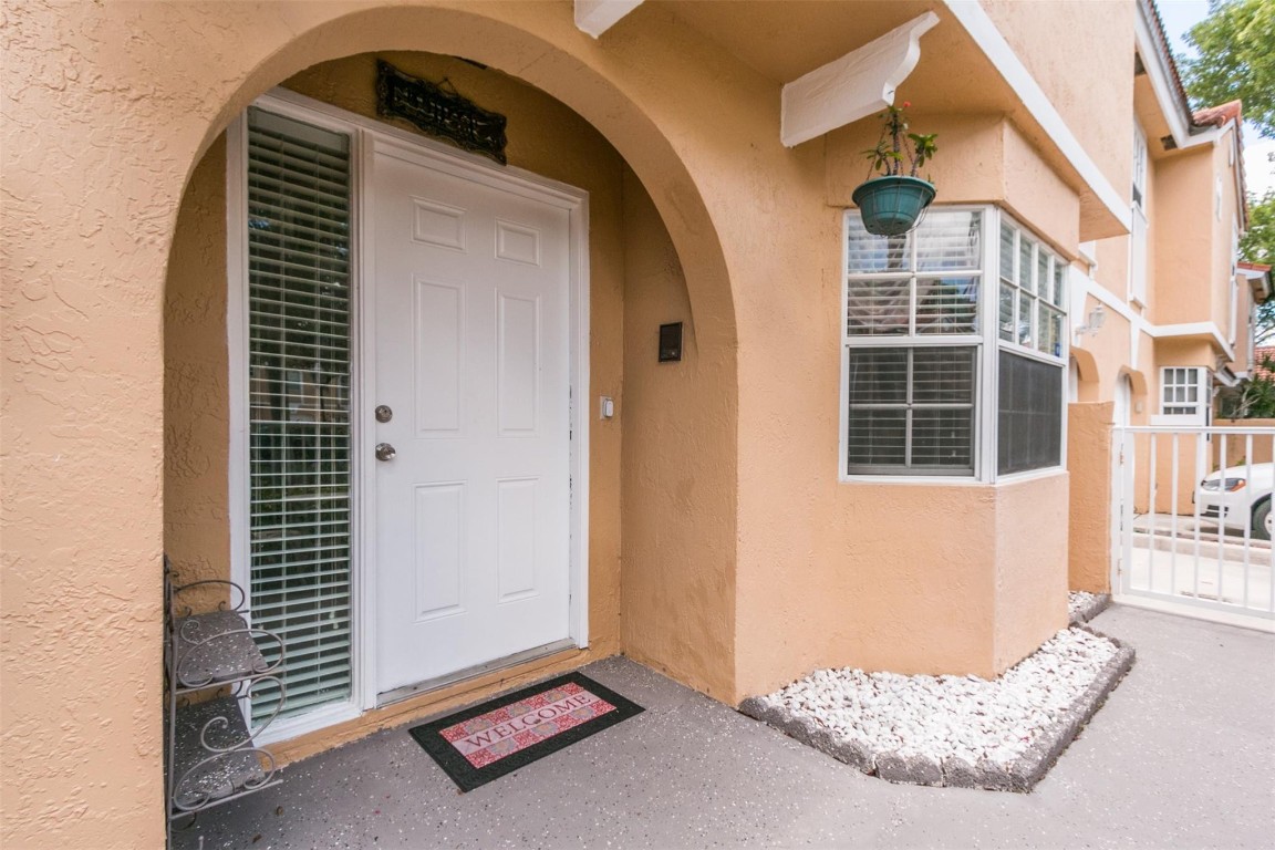 11341 Lakeview Drive 30, Coral Springs Unit: 30