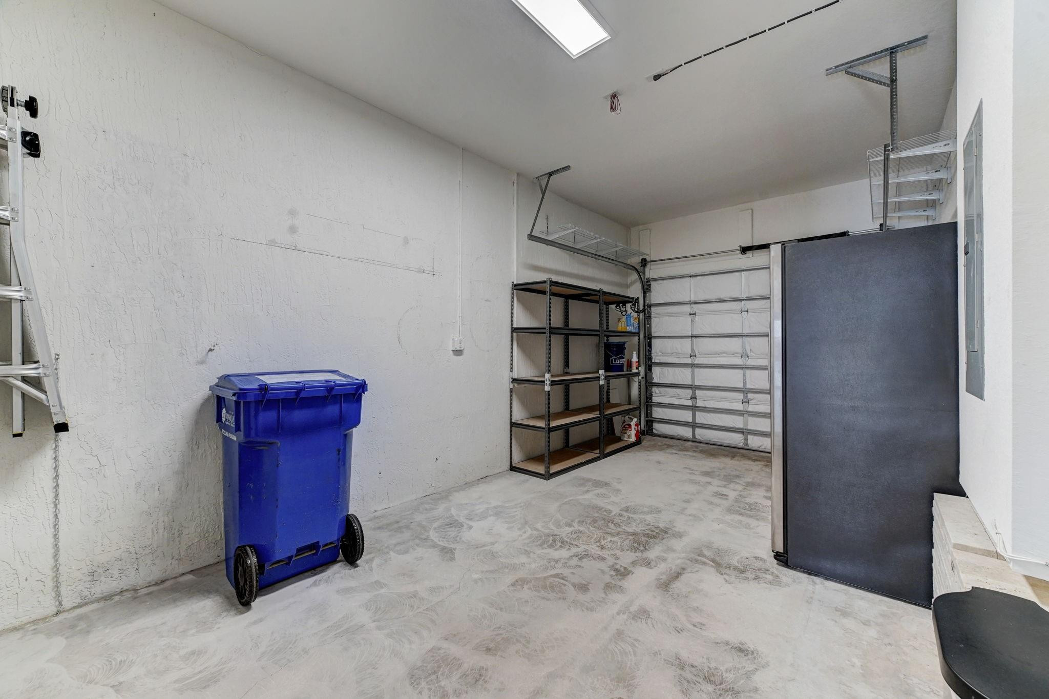 2735 NW 54th Ave