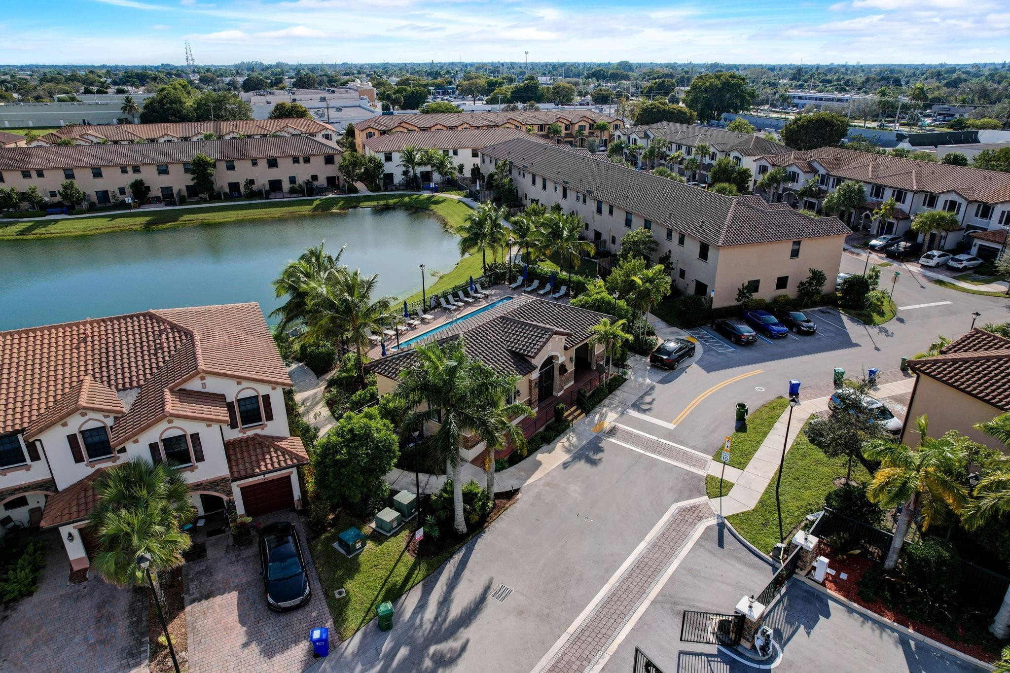 2735 NW 54th Ave