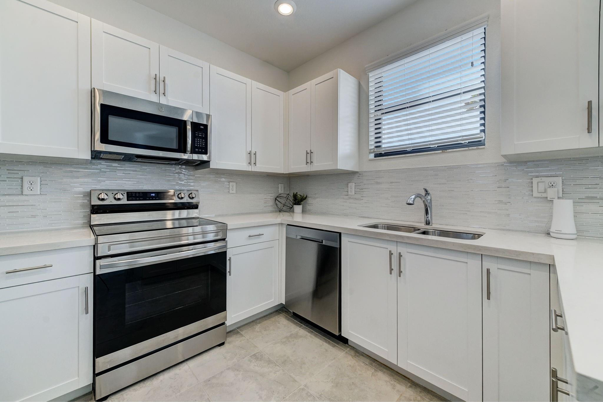2735 NW 54th Ave
