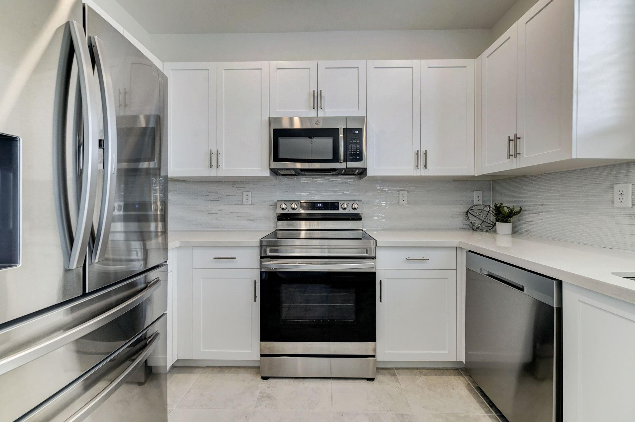 2735 NW 54th Ave