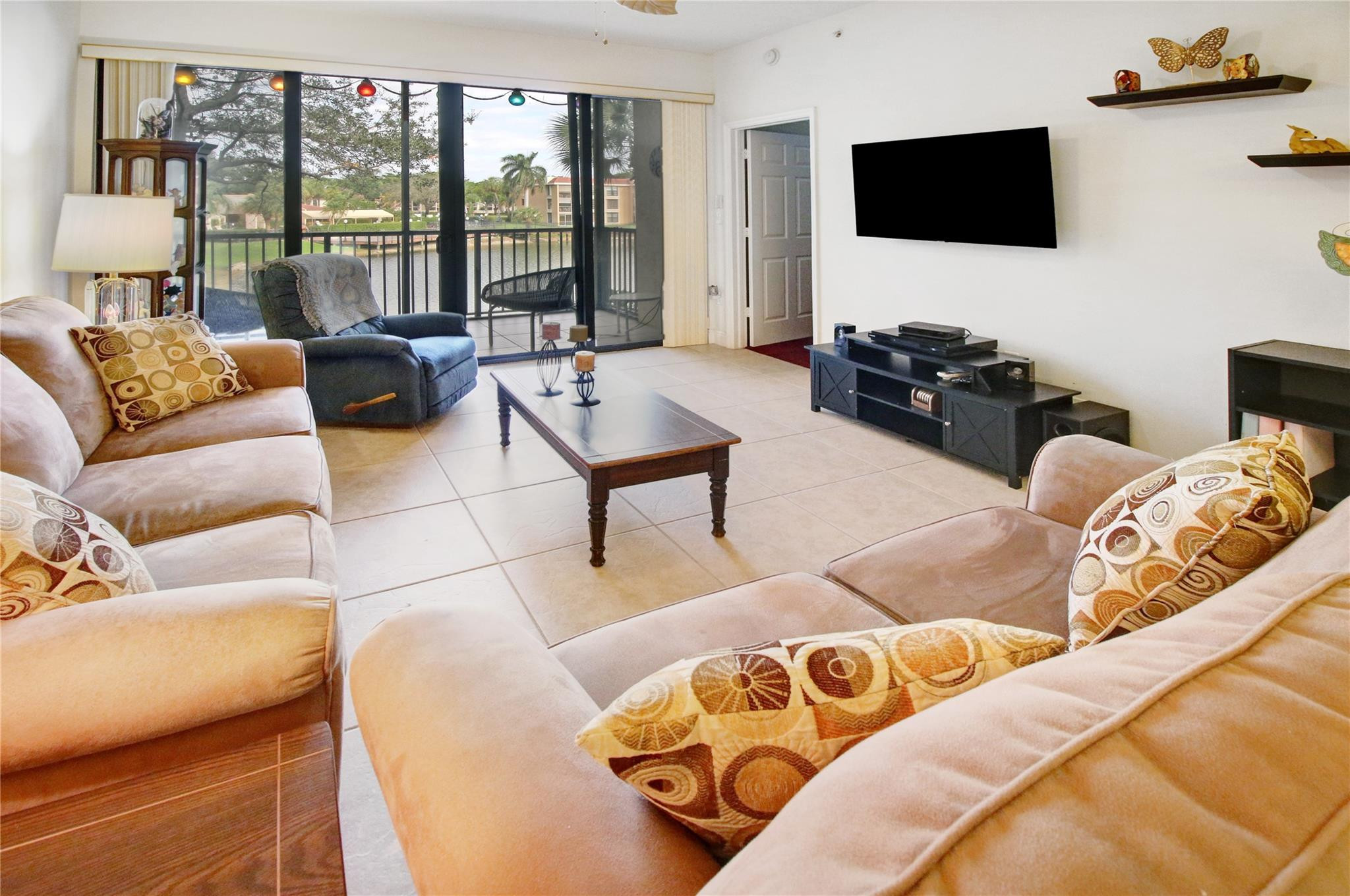 6716 Coral Lake Drive 6716, Margate Unit: 6716