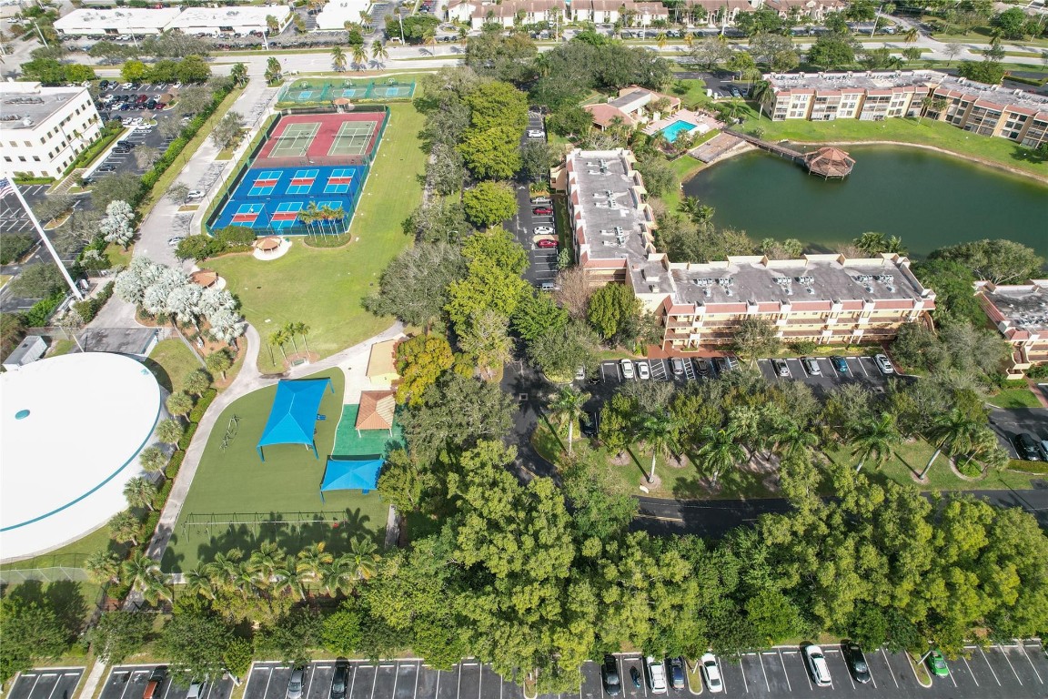 6716 Coral Lake Drive 6716, Margate Unit: 6716