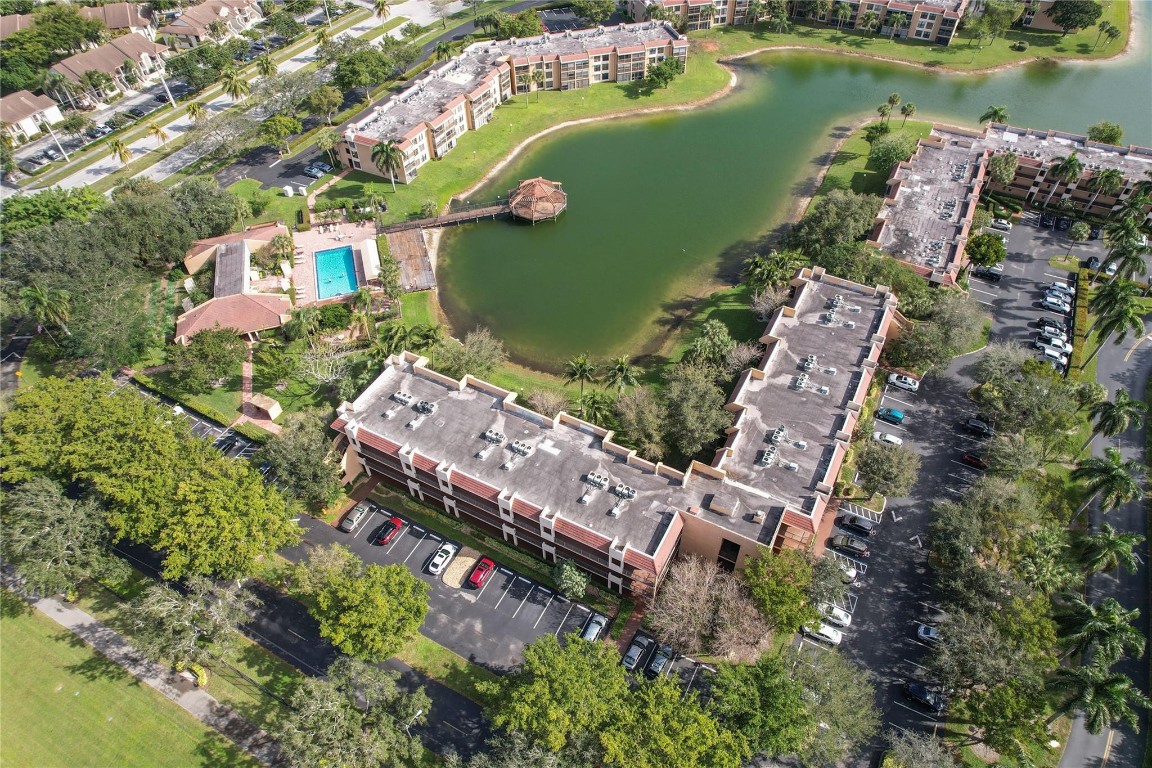 6716 Coral Lake Drive 6716, Margate Unit: 6716