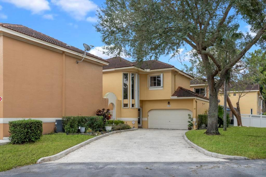 11381 Lakeview Drive, Coral Springs