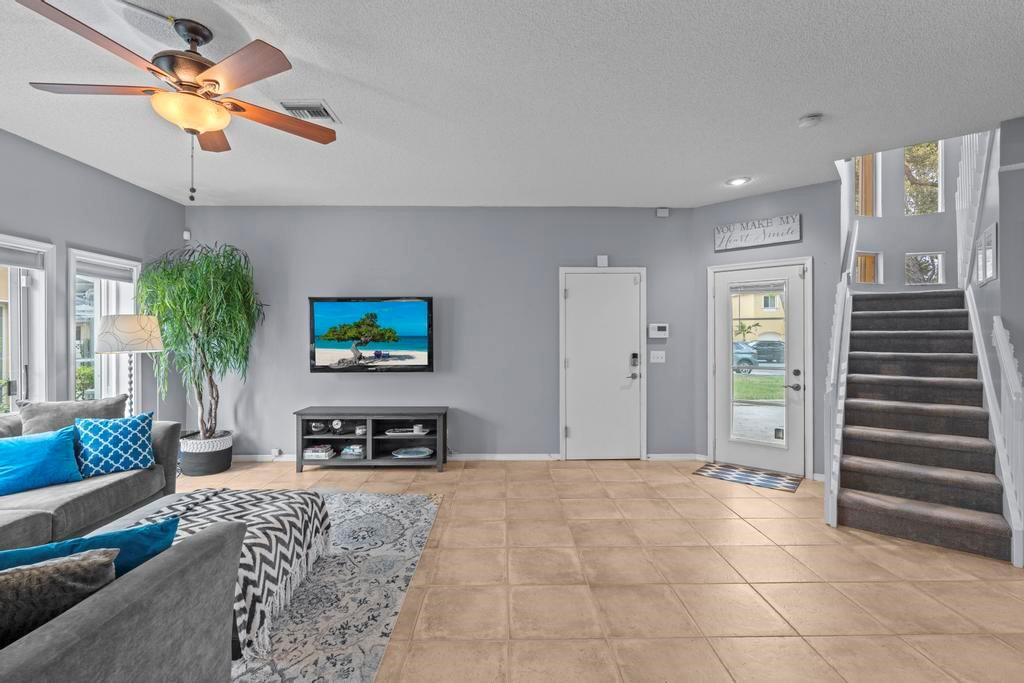 11381 Lakeview Drive, Coral Springs