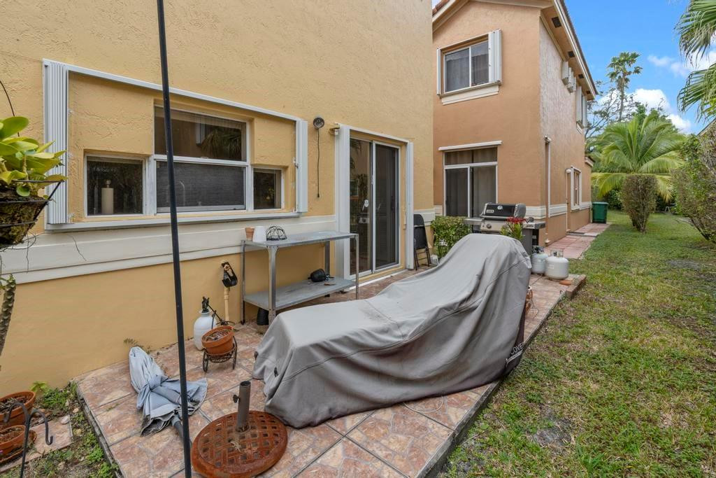 11381 Lakeview Drive, Coral Springs