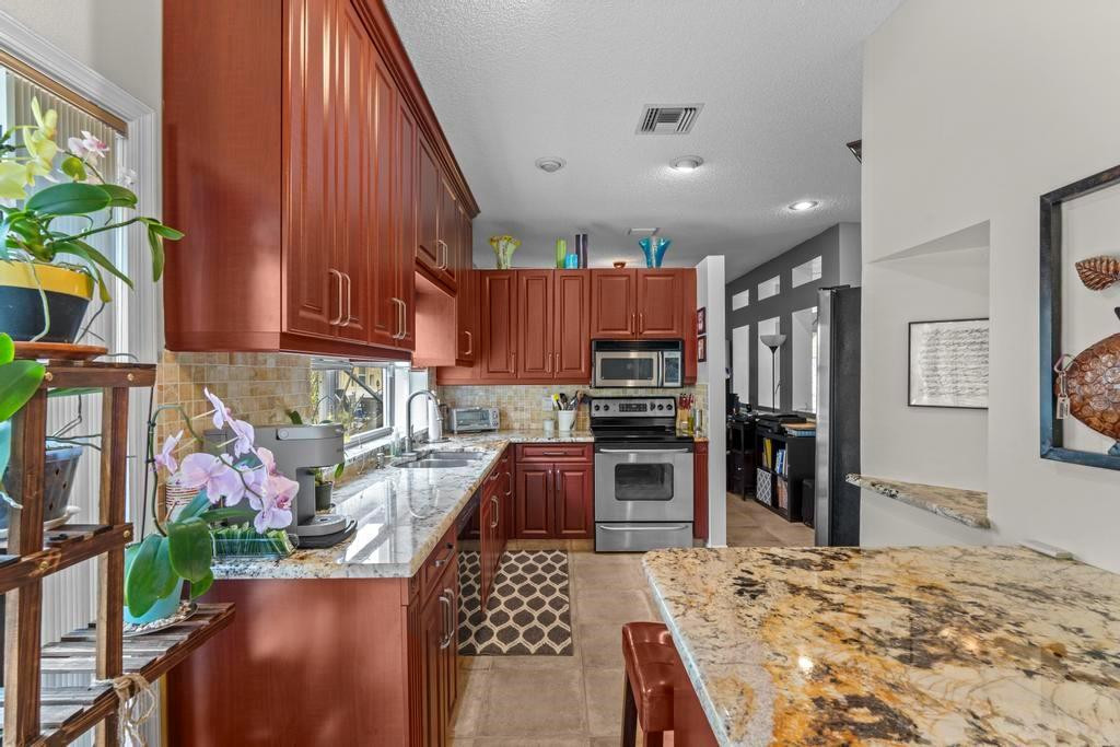 11381 Lakeview Drive, Coral Springs