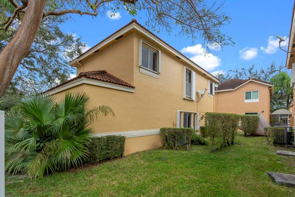 11381 Lakeview Drive, Coral Springs