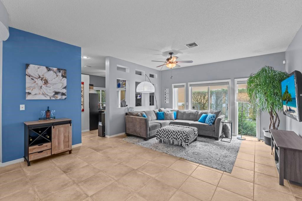 11381 Lakeview Drive, Coral Springs