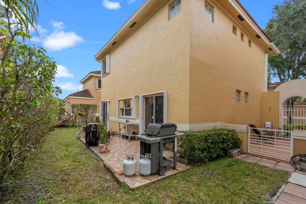 11381 Lakeview Drive, Coral Springs