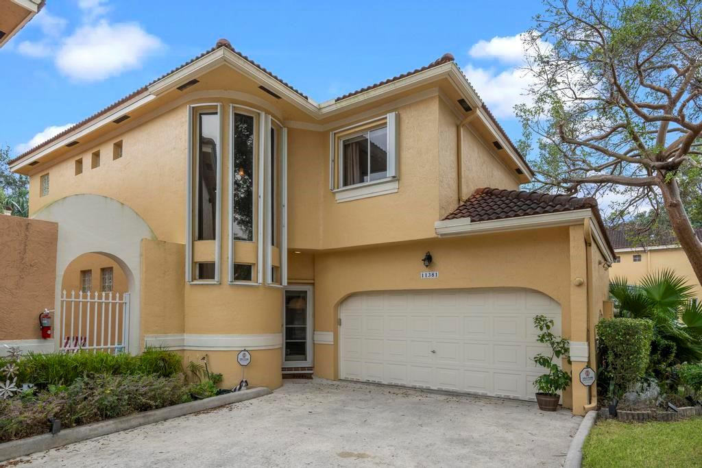 11381 Lakeview Drive, Coral Springs