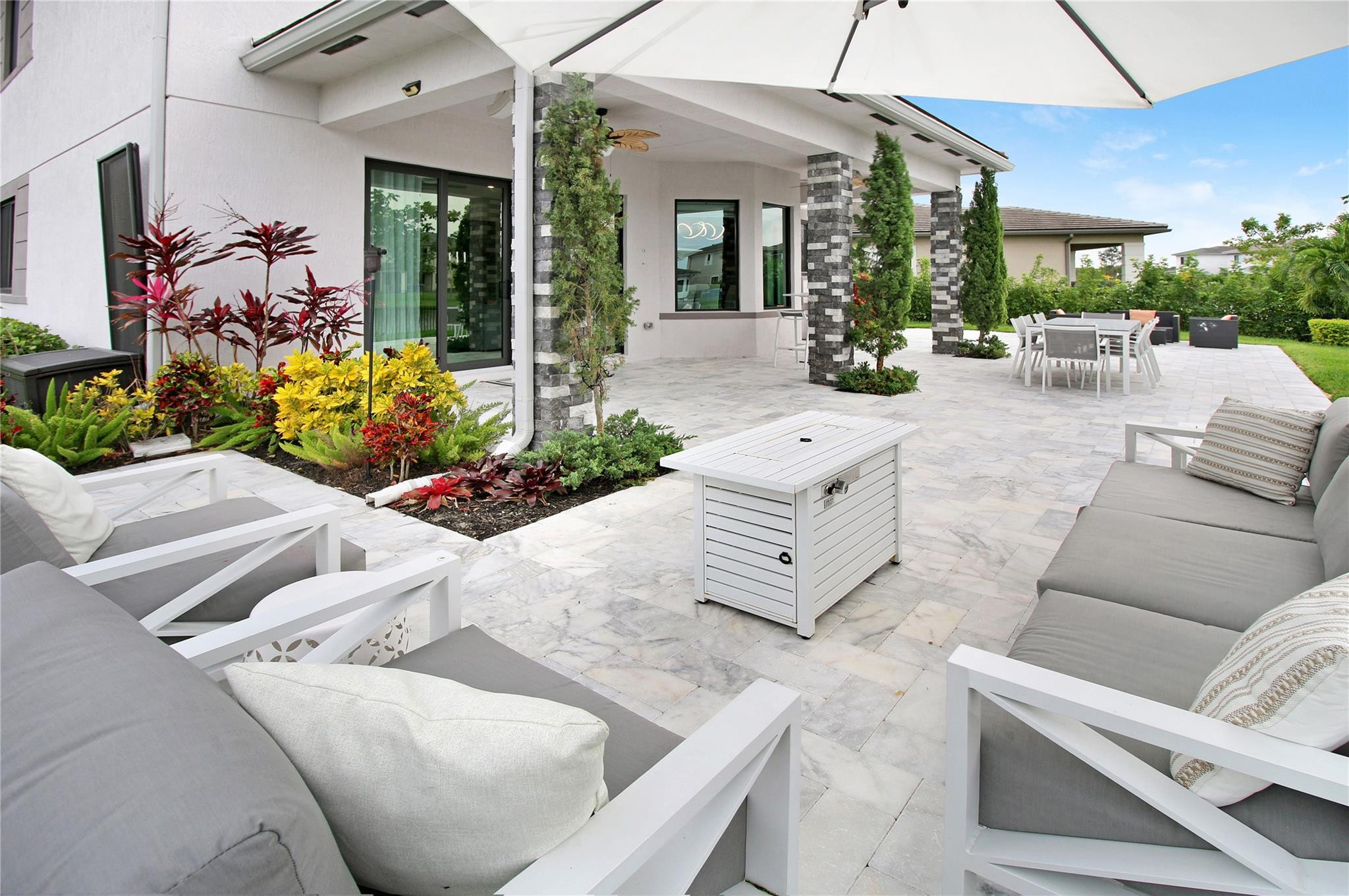8685 Pacifica Ln