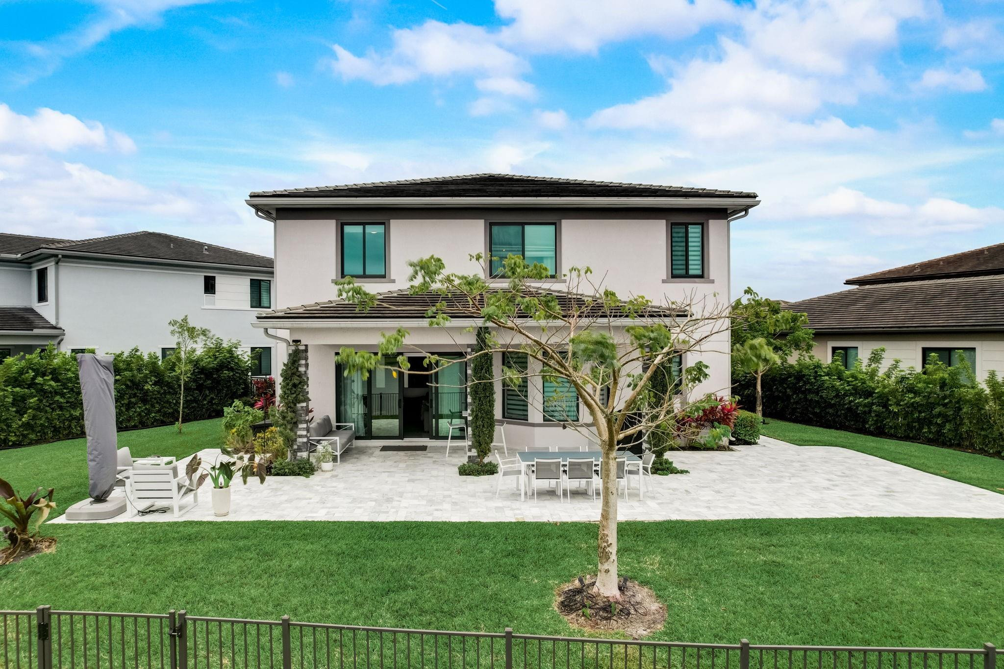 8685 Pacifica Ln