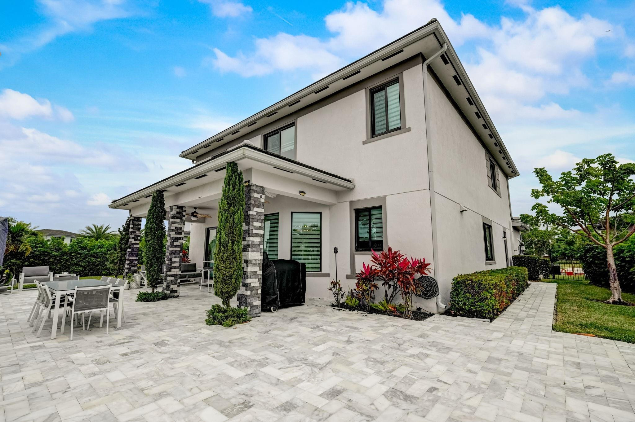 8685 Pacifica Ln