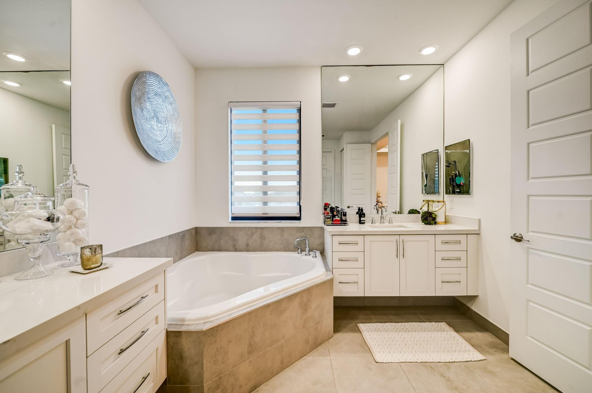 8685 Pacifica Ln