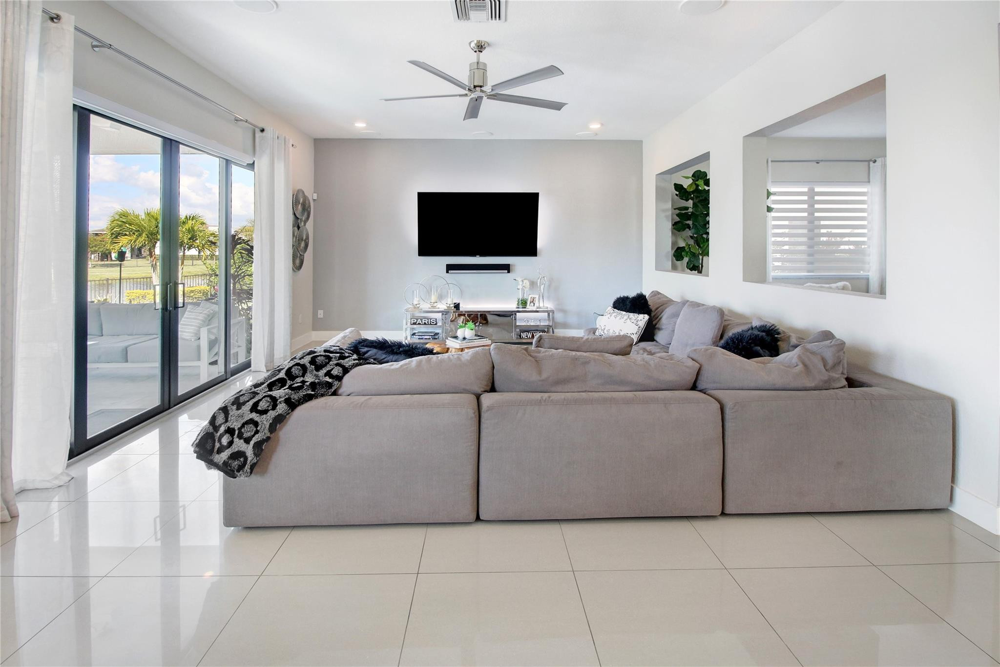 8685 Pacifica Ln