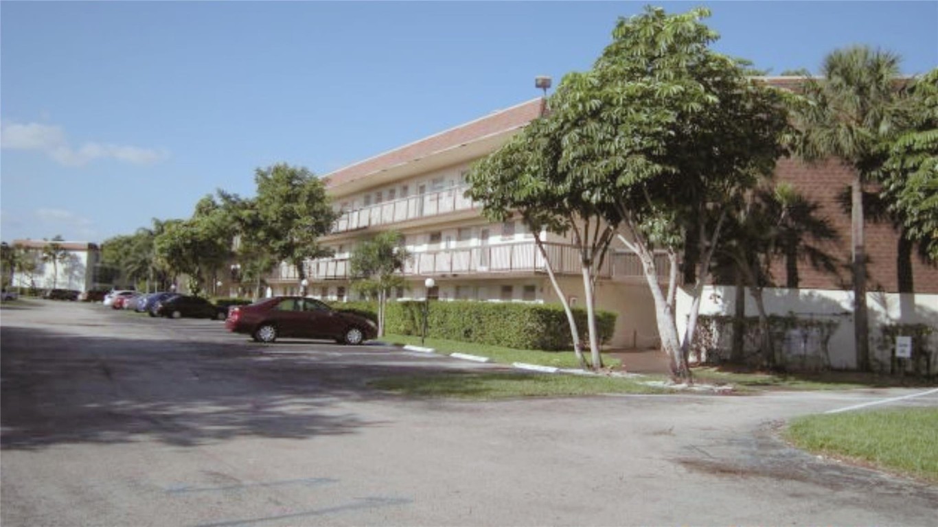 1801 NW 75th Avenue 303, Plantation Unit: 303