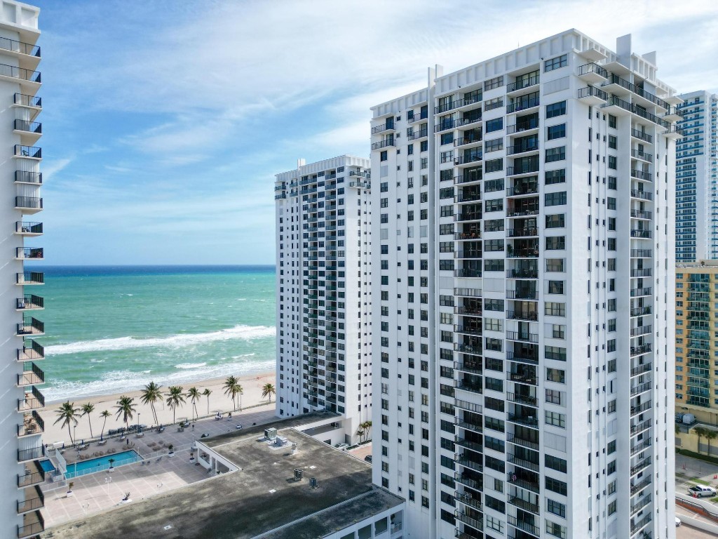 2401 S Ocean Drive 2005, Hollywood Unit: 2005