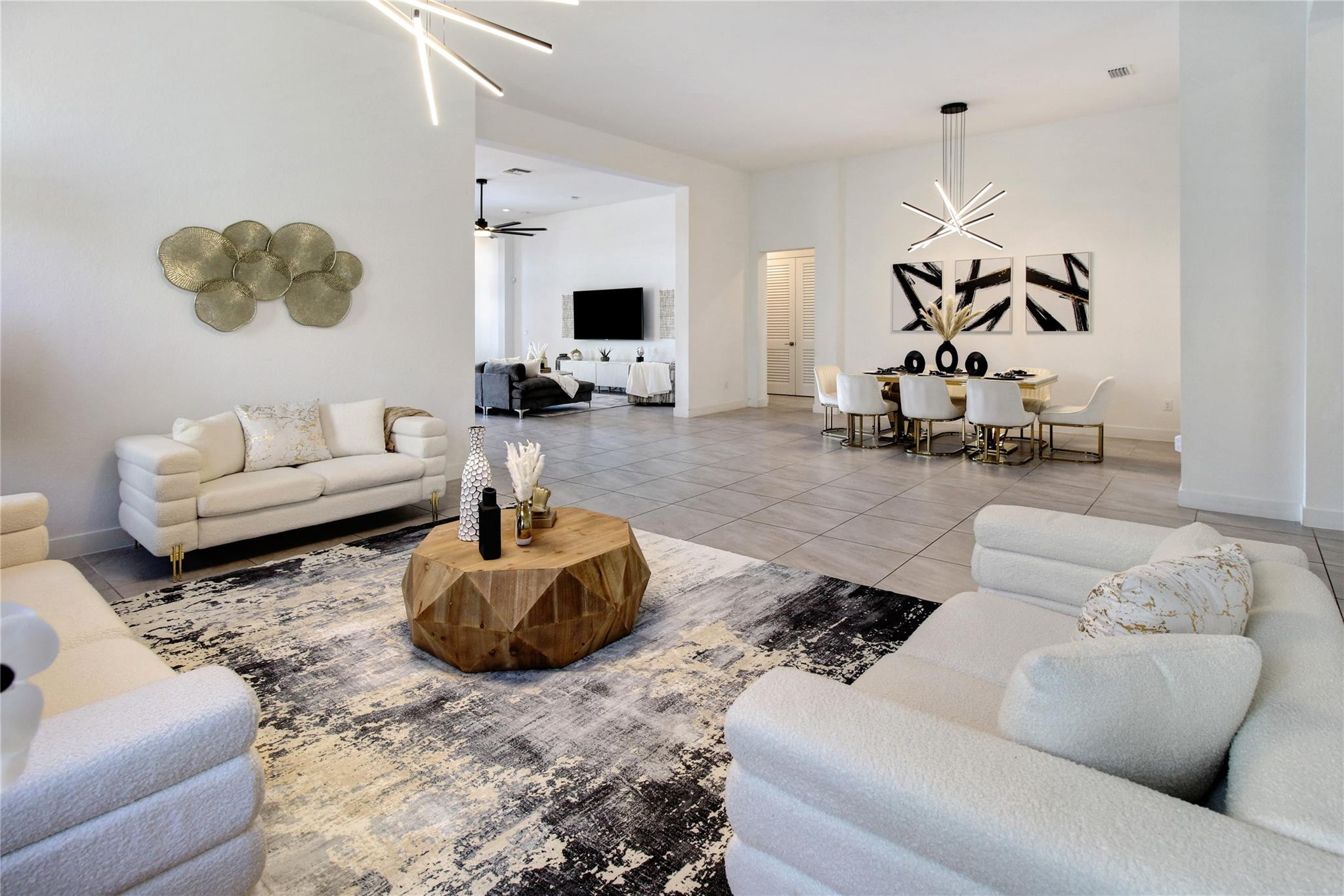 10554 N Lago Vista Cir