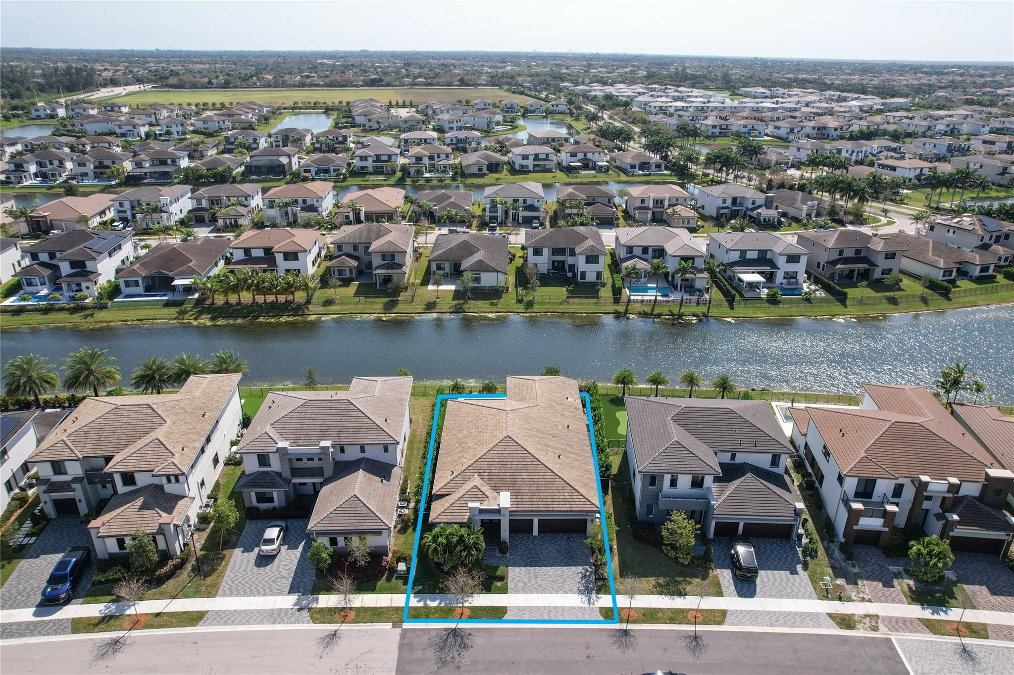 10554 N Lago Vista Cir