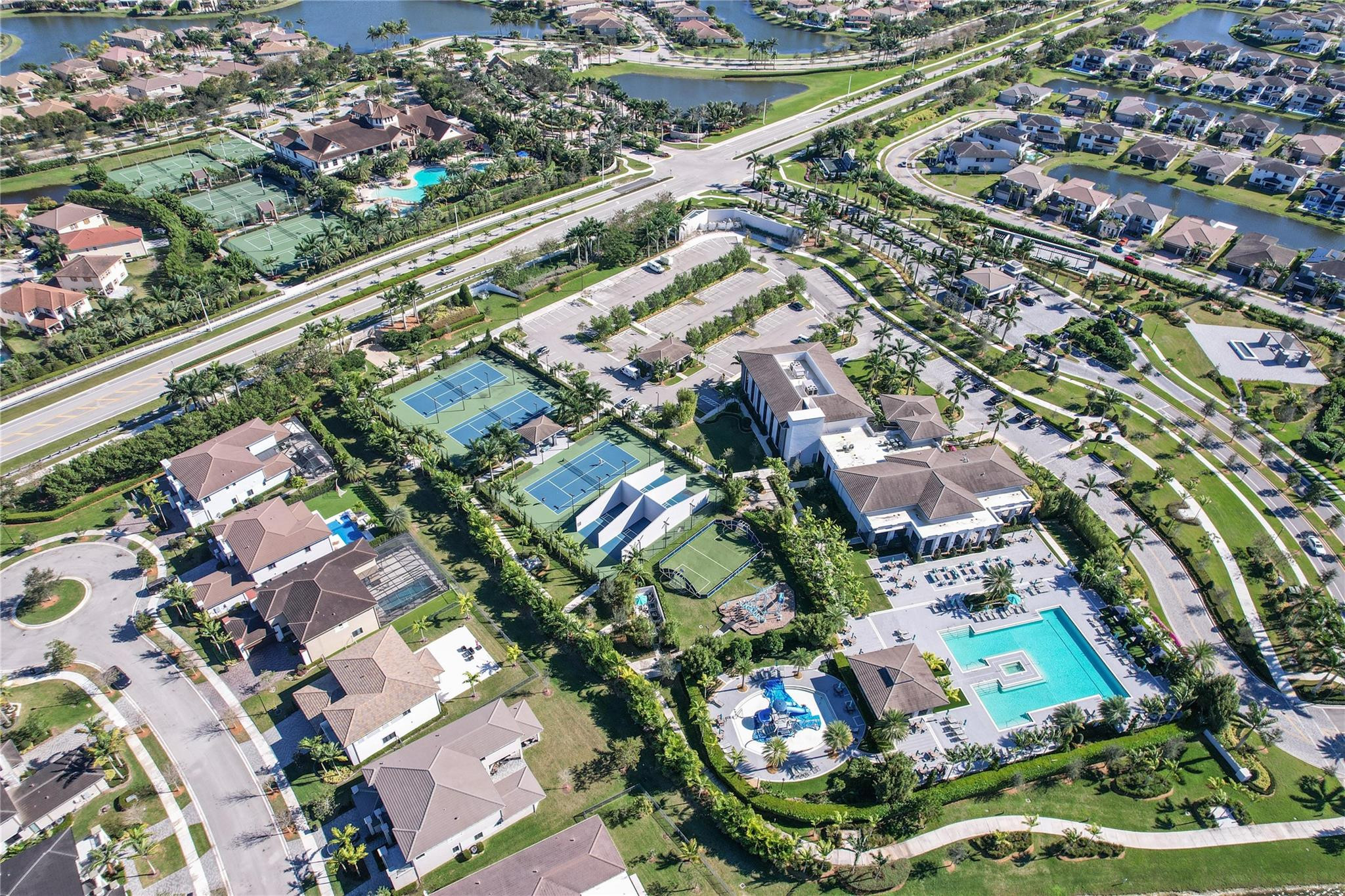 10554 N Lago Vista Cir