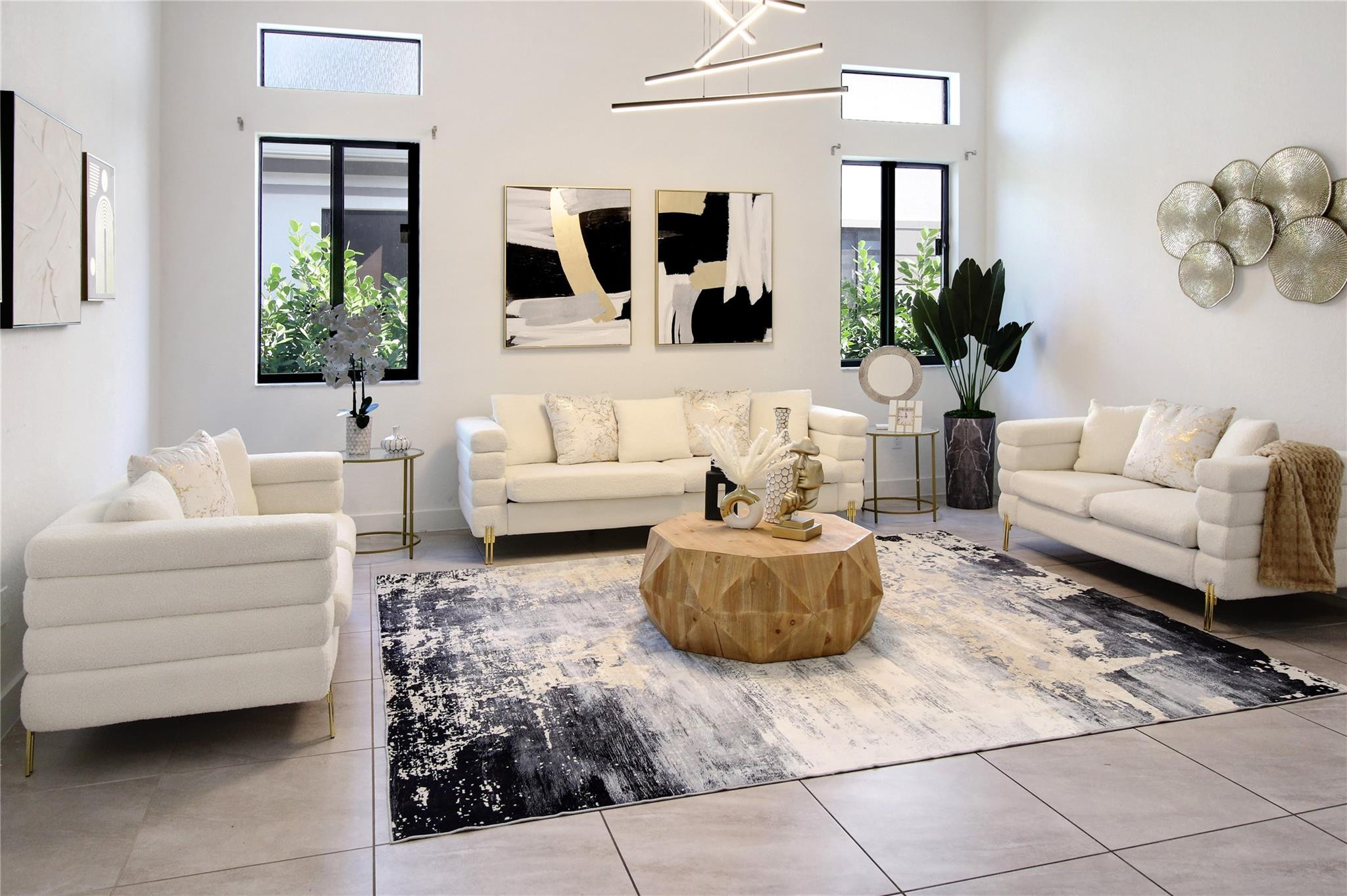 10554 N Lago Vista Cir