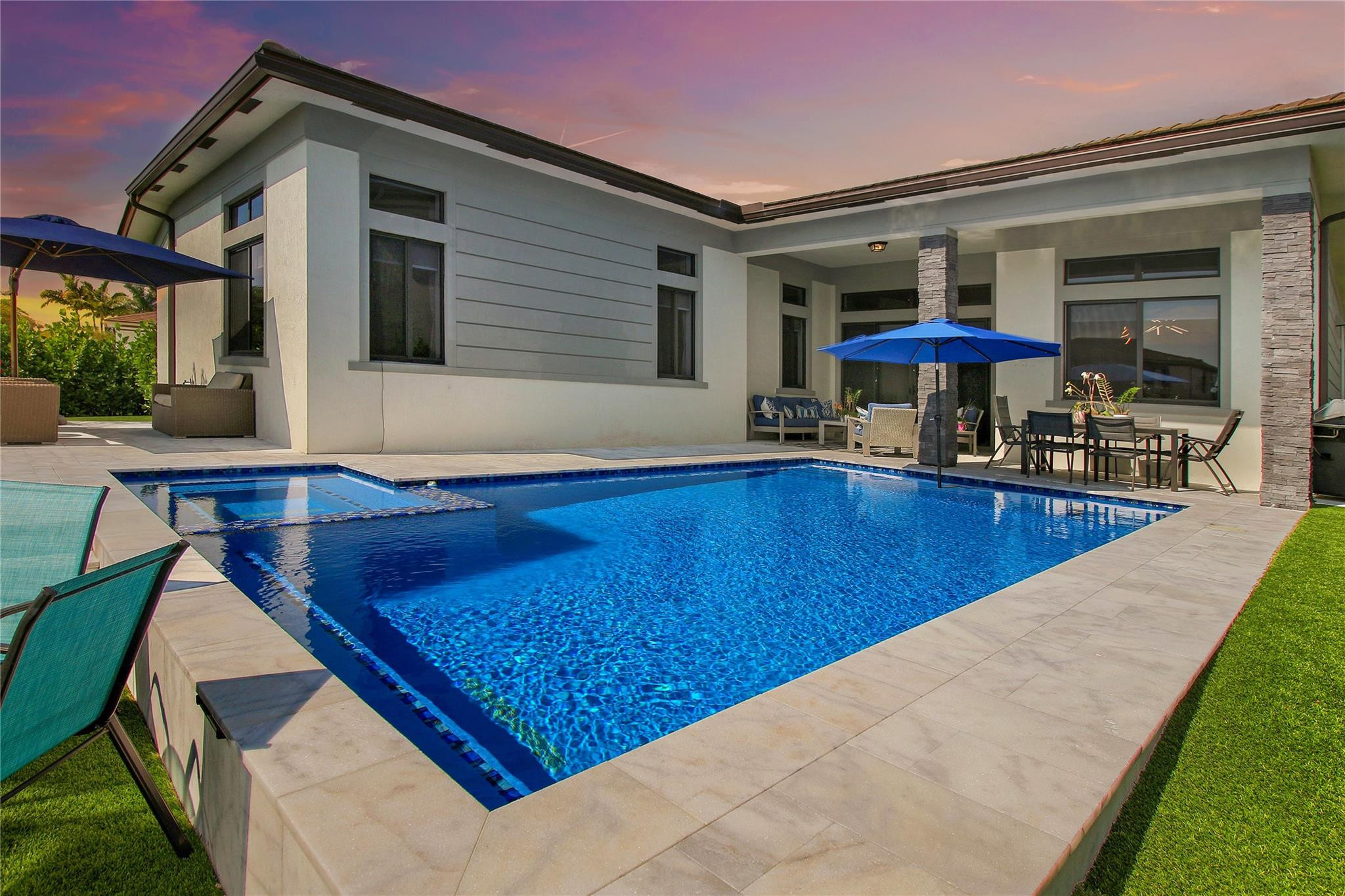 10554 N Lago Vista Cir