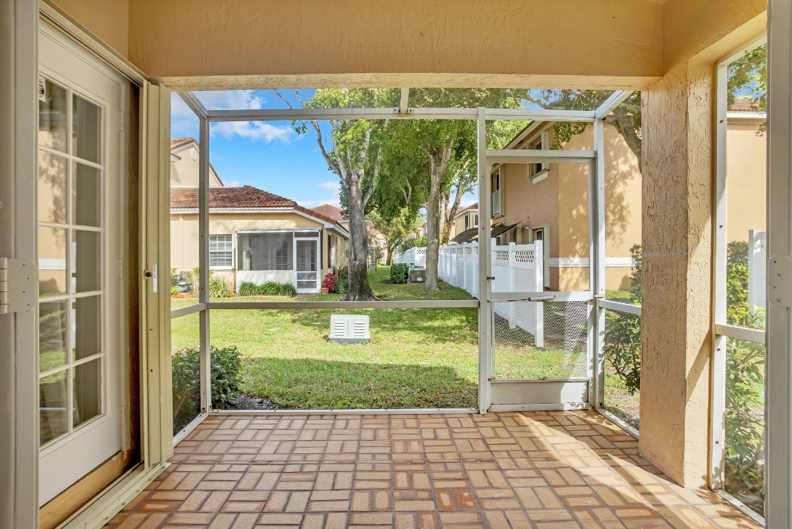 11305 Lakeview 7-M, Coral Springs Unit: 7-M