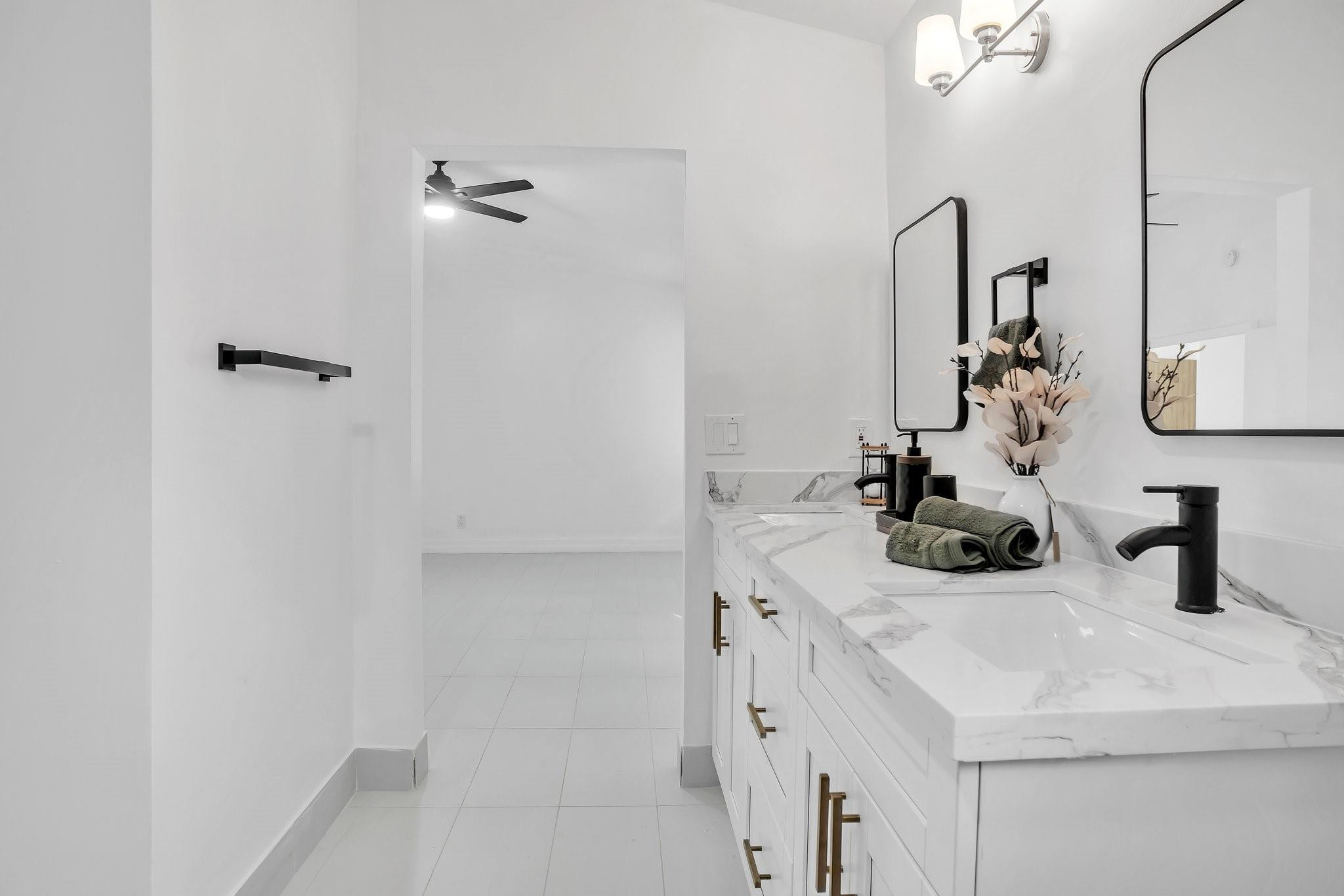 11305 Lakeview 7-M, Coral Springs Unit: 7-M