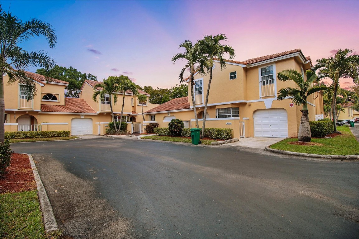 11305 Lakeview 7-M, Coral Springs Unit: 7-M
