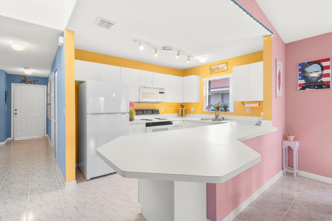 6770 N Pine Island Road, Tamarac