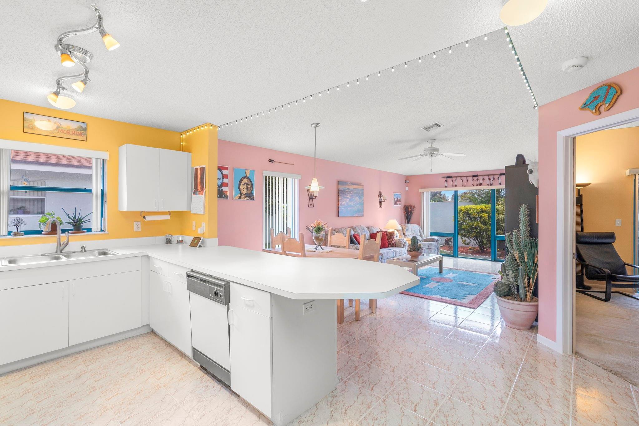 6770 N Pine Island Road, Tamarac