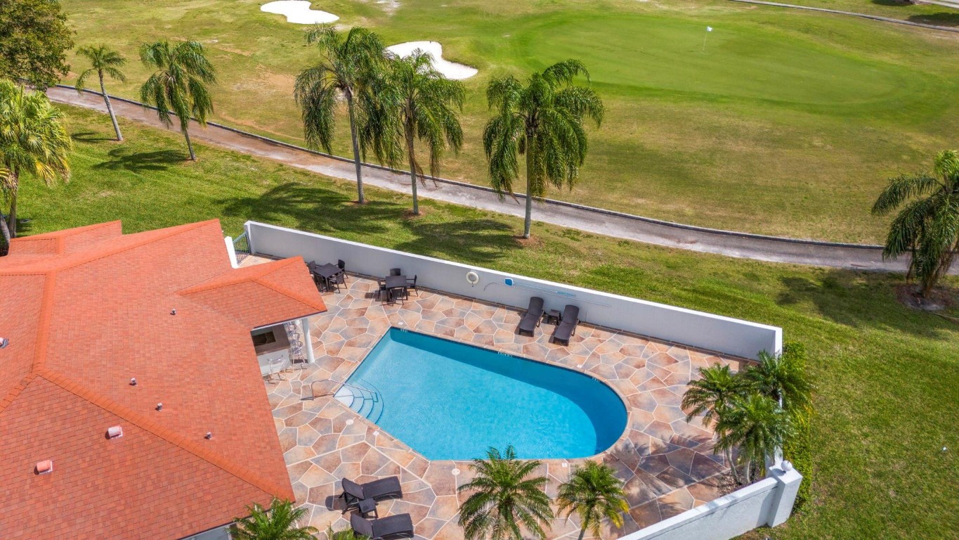 6770 N Pine Island Road, Tamarac