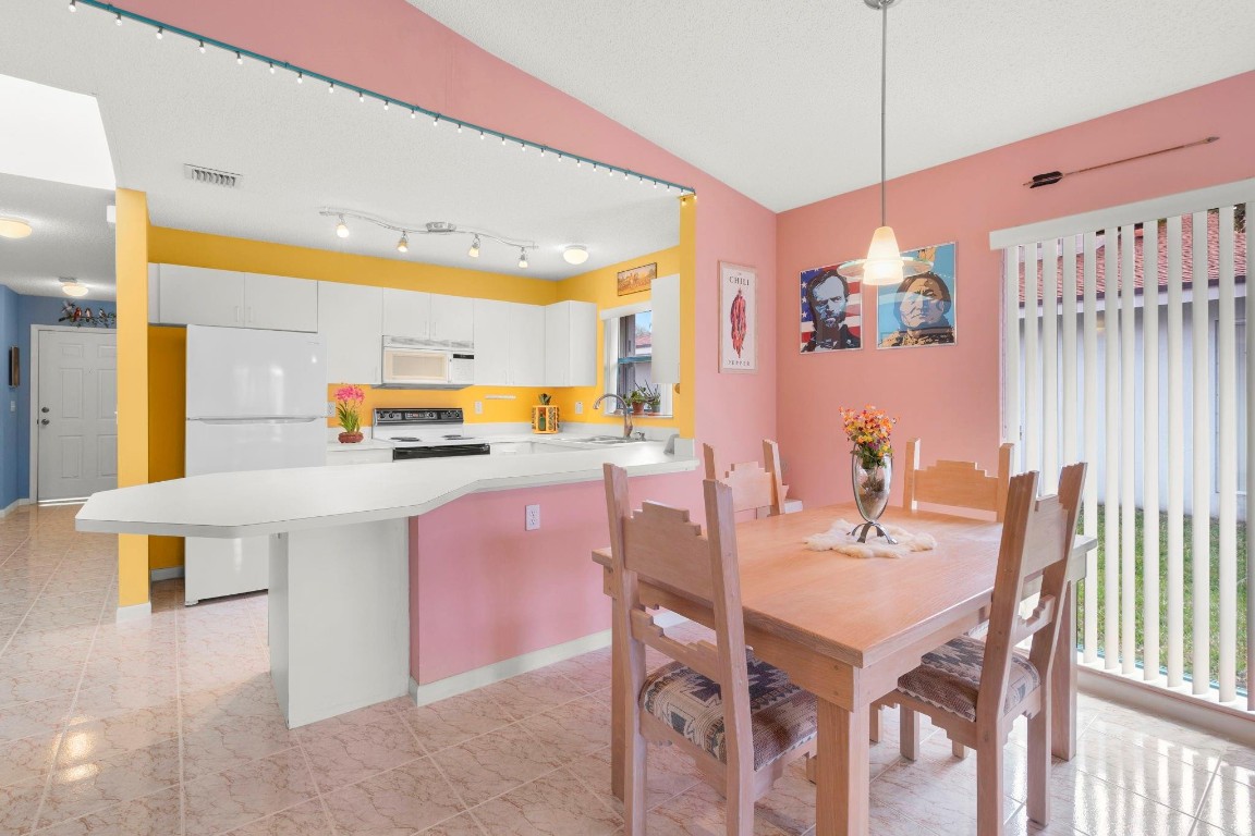 6770 N Pine Island Road, Tamarac