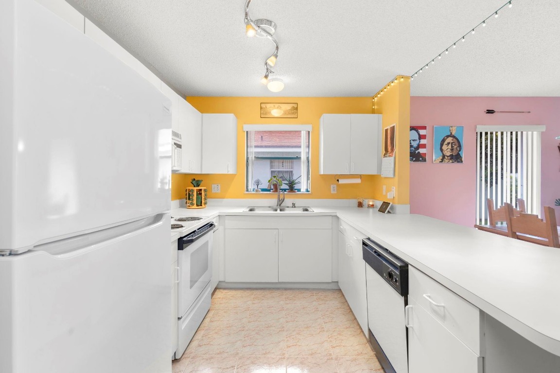 6770 N Pine Island Road, Tamarac