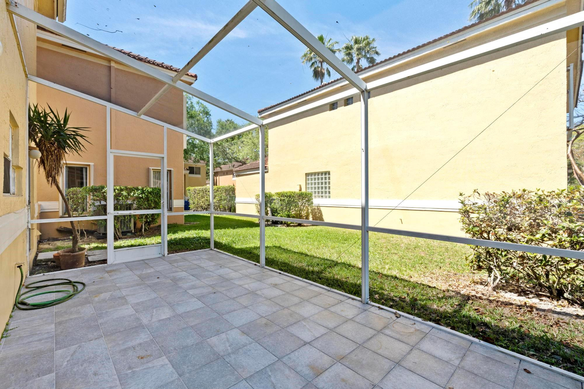 11249 Lakeview Drive, Coral Springs