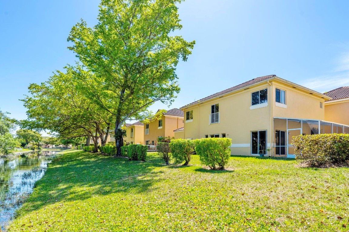 11249 Lakeview Drive, Coral Springs