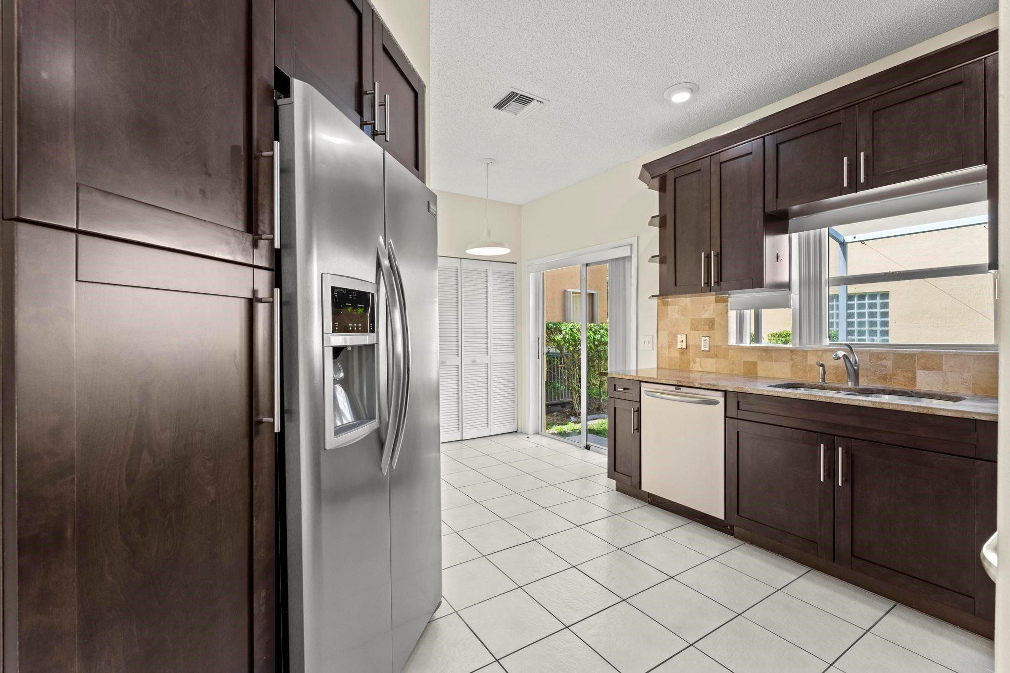 11249 Lakeview Drive, Coral Springs