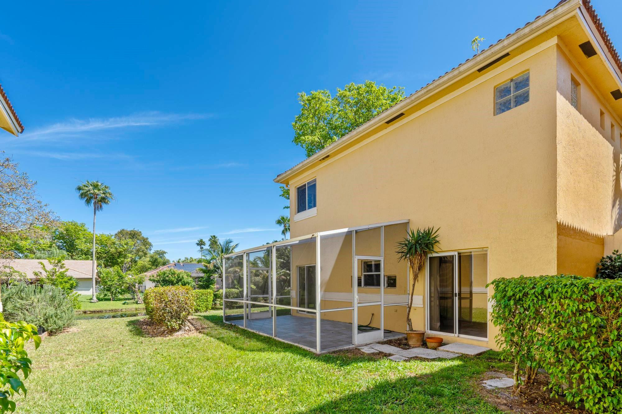 11249 Lakeview Drive, Coral Springs