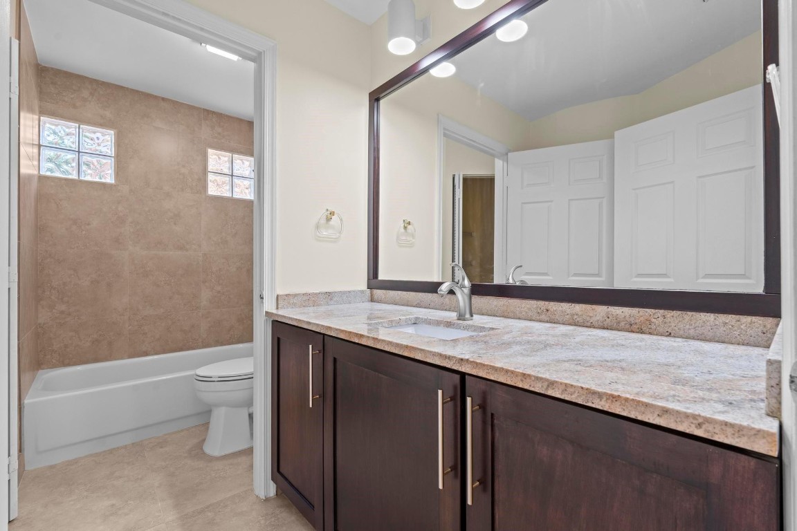 11249 Lakeview Drive, Coral Springs