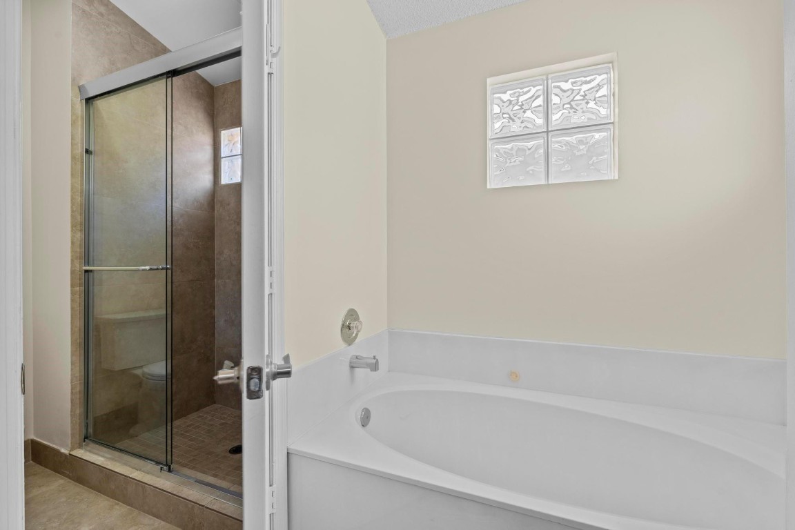 11249 Lakeview Drive, Coral Springs