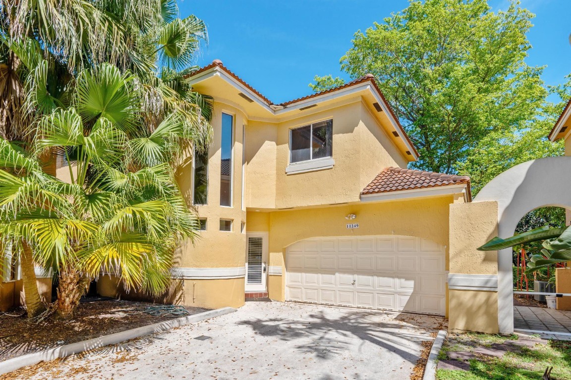 11249 Lakeview Drive, Coral Springs