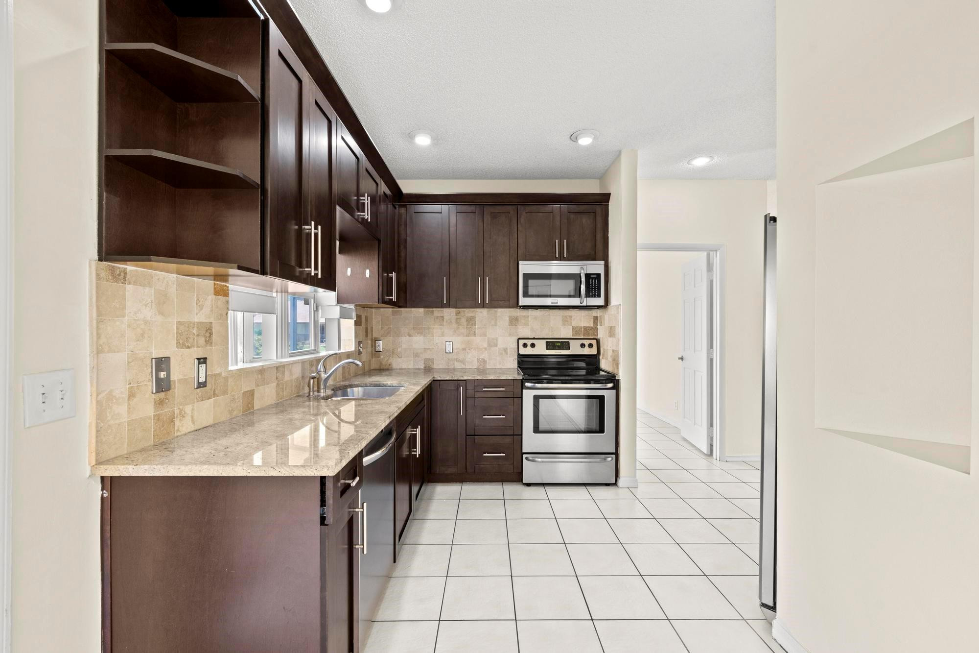 11249 Lakeview Drive, Coral Springs