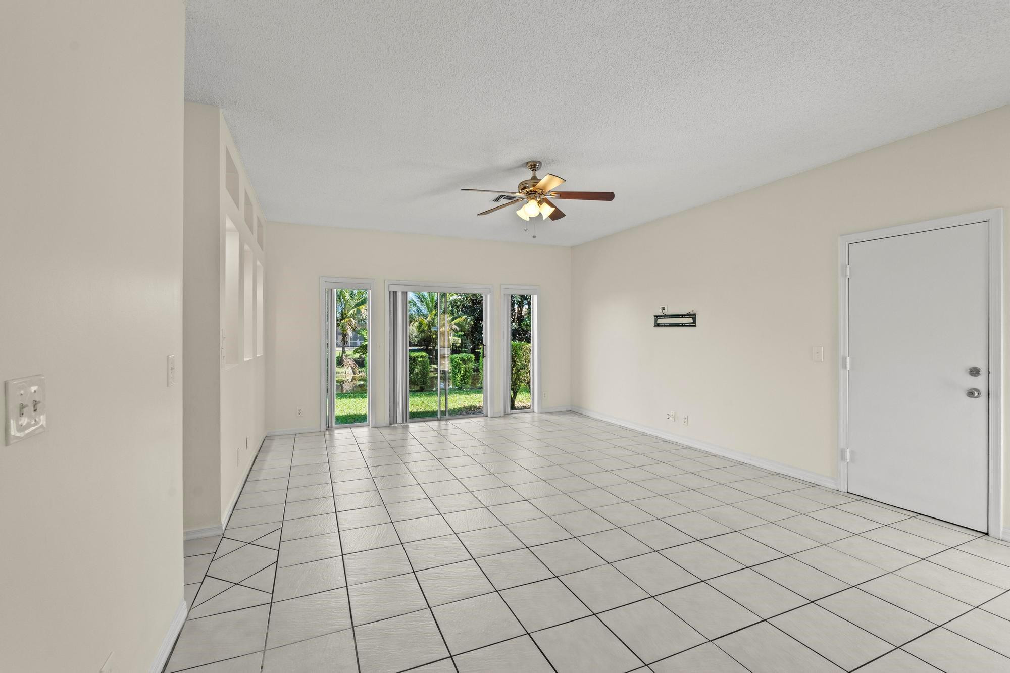 11249 Lakeview Drive, Coral Springs