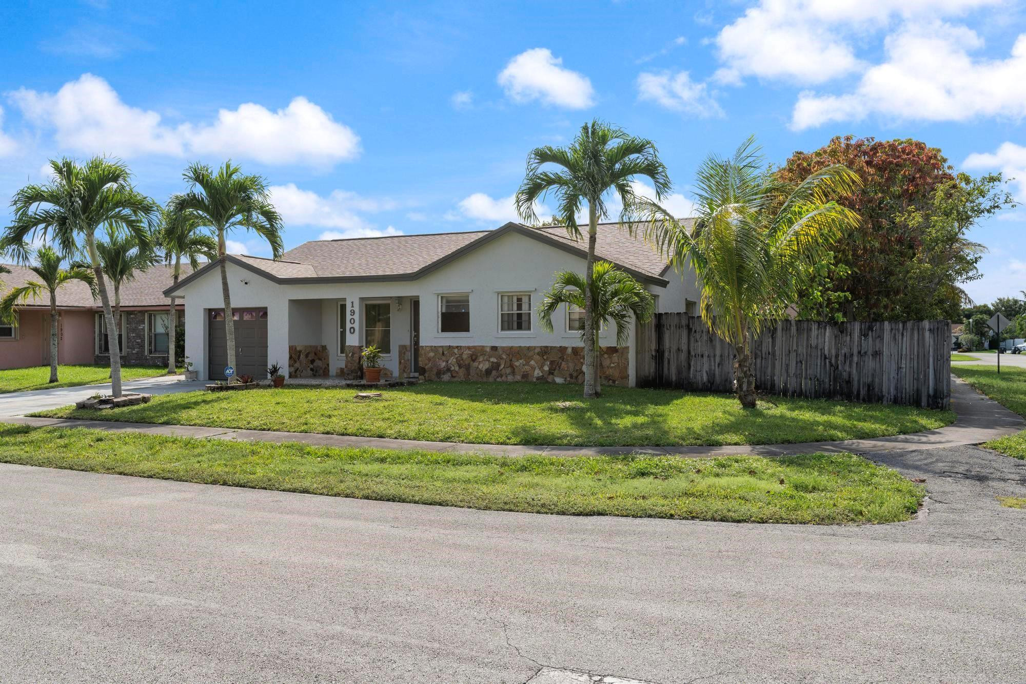 1900 SW 85th Avenue, North Lauderdale