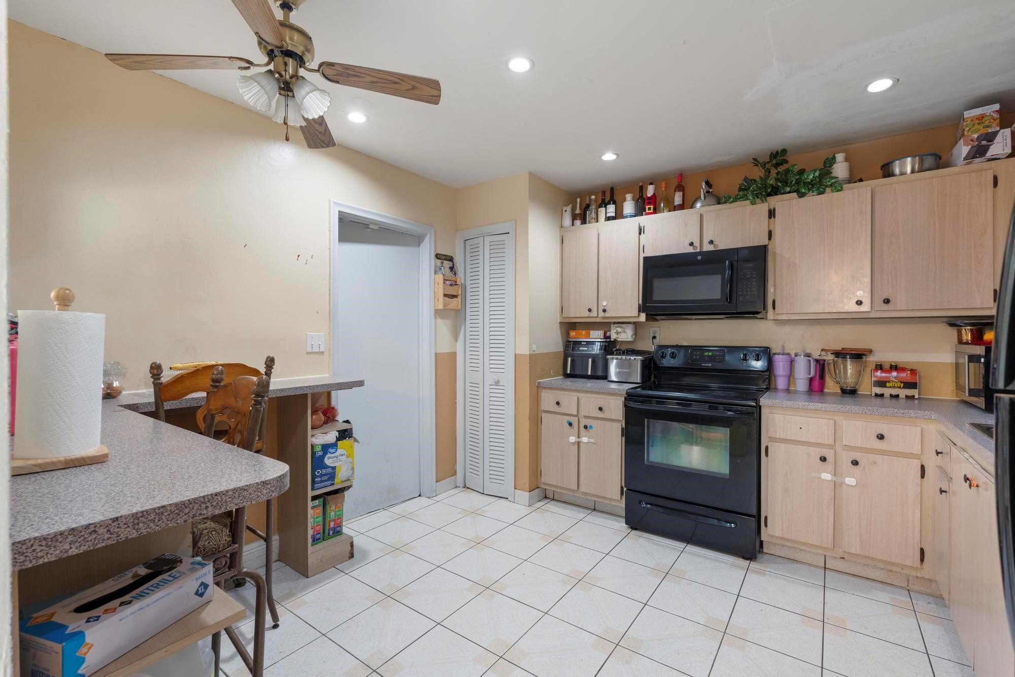 1900 SW 85th Avenue, North Lauderdale