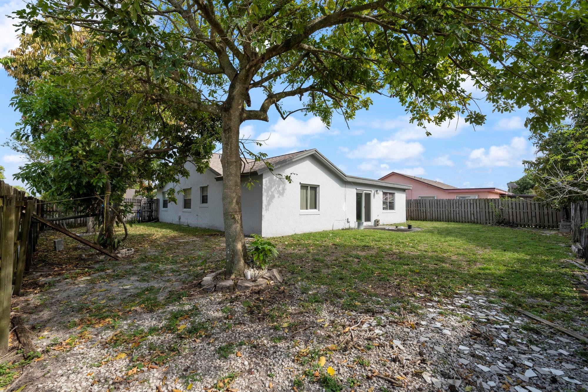 1900 SW 85th Avenue, North Lauderdale