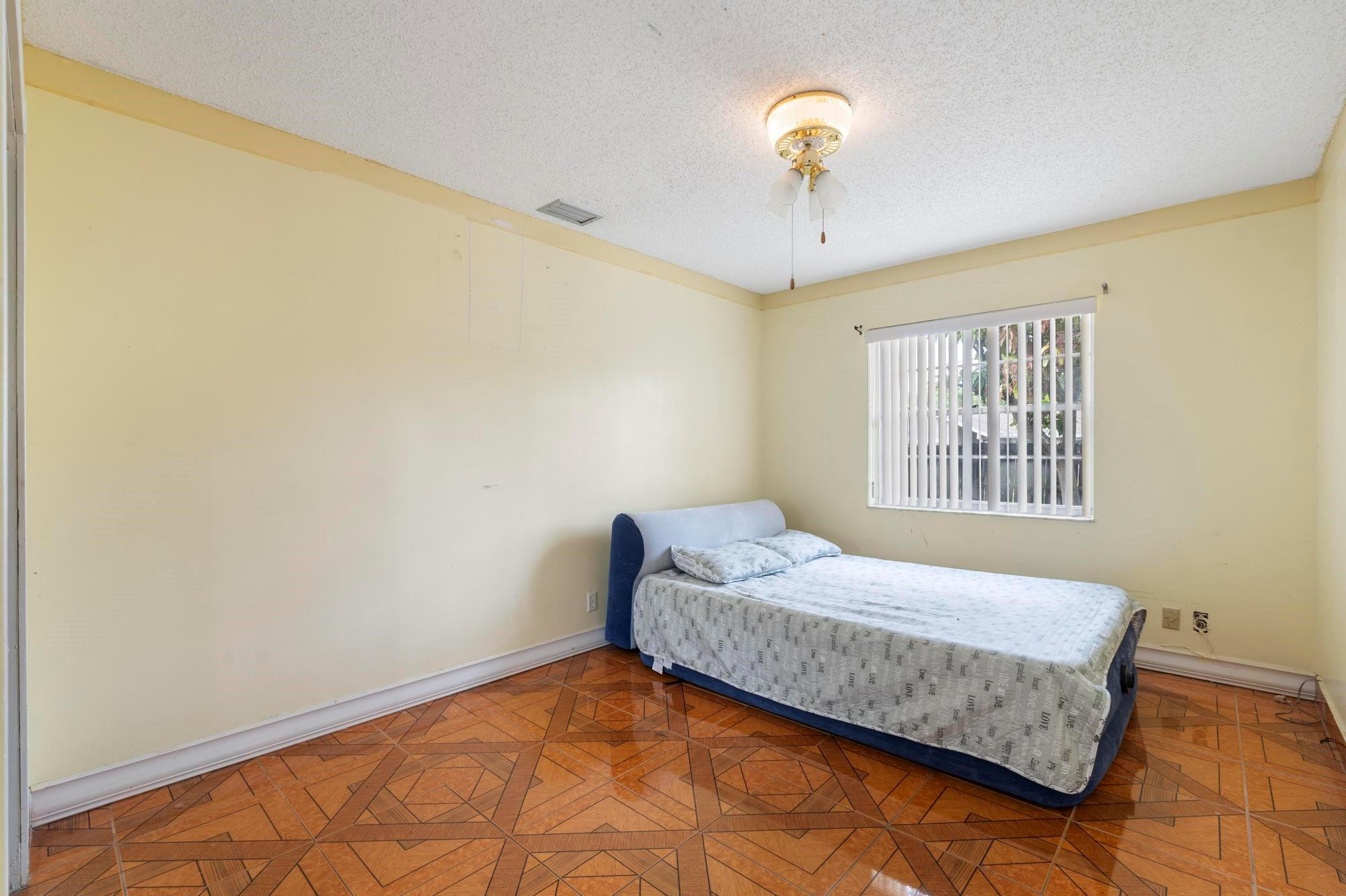 1900 SW 85th Avenue, North Lauderdale