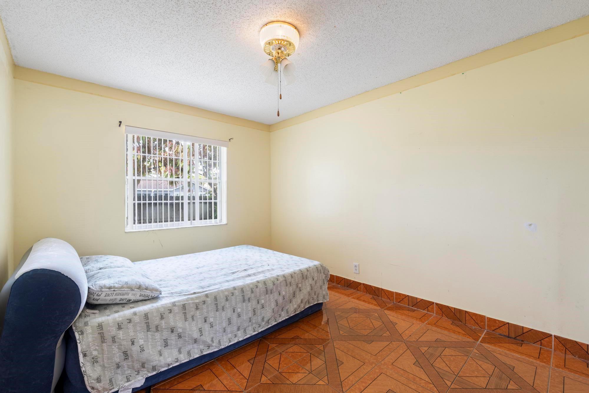 1900 SW 85th Avenue, North Lauderdale